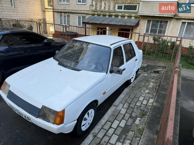 Белый ЗАЗ 1103 Славута, объемом двигателя 1.2 л и пробегом 180 тыс. км за 650 $, фото 4 на Automoto.ua