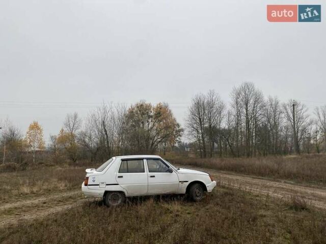 Белый ЗАЗ 1103 Славута, объемом двигателя 1.2 л и пробегом 80 тыс. км за 800 $, фото 4 на Automoto.ua