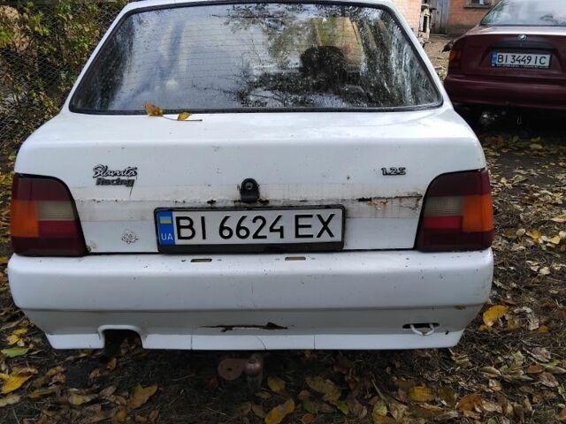 Белый ЗАЗ 1103 Славута, объемом двигателя 1.2 л и пробегом 130 тыс. км за 576 $, фото 2 на Automoto.ua