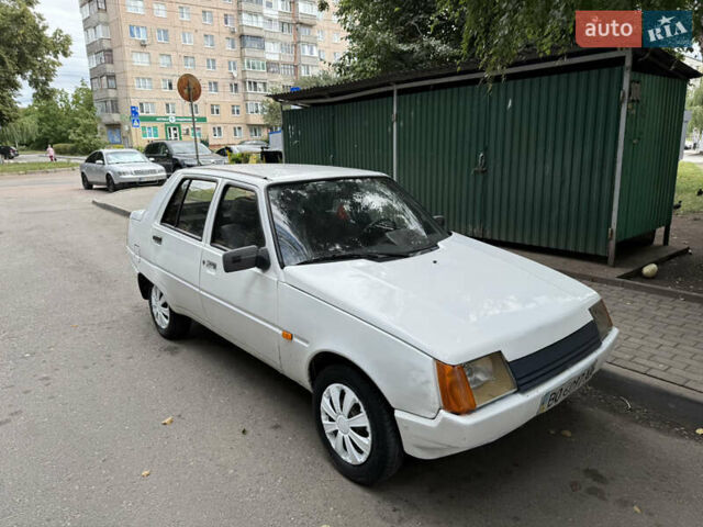 Белый ЗАЗ 1103 Славута, объемом двигателя 1.2 л и пробегом 180 тыс. км за 750 $, фото 3 на Automoto.ua