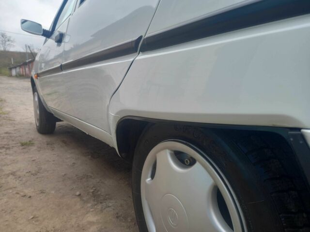 Белый ЗАЗ 1103 Славута, объемом двигателя 1.2 л и пробегом 20 тыс. км за 2350 $, фото 10 на Automoto.ua