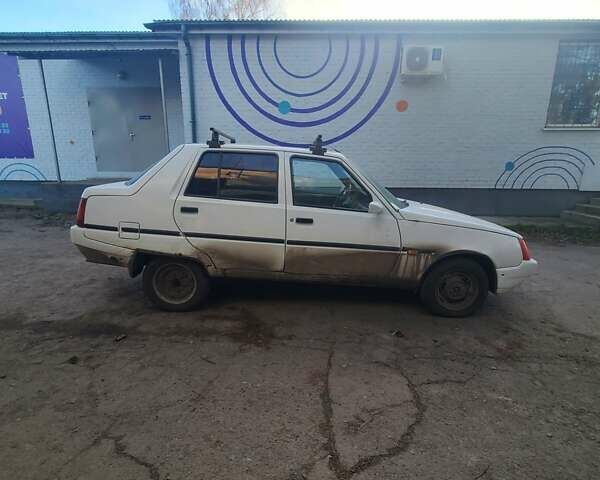 Белый ЗАЗ 1103 Славута, объемом двигателя 1.2 л и пробегом 330 тыс. км за 750 $, фото 5 на Automoto.ua