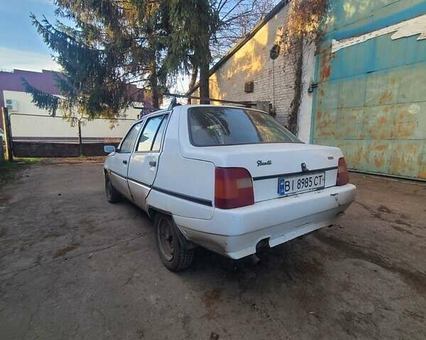 Белый ЗАЗ 1103 Славута, объемом двигателя 1.2 л и пробегом 330 тыс. км за 750 $, фото 3 на Automoto.ua