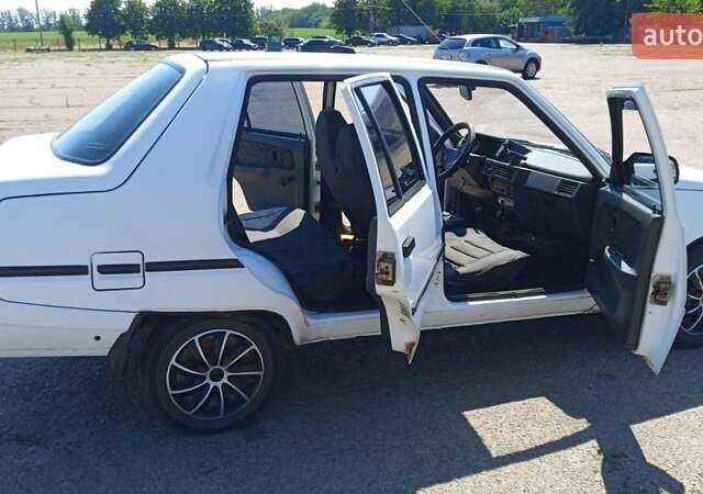 Білий ЗАЗ 1103 Славута, об'ємом двигуна 1.3 л та пробігом 240 тис. км за 1750 $, фото 2 на Automoto.ua