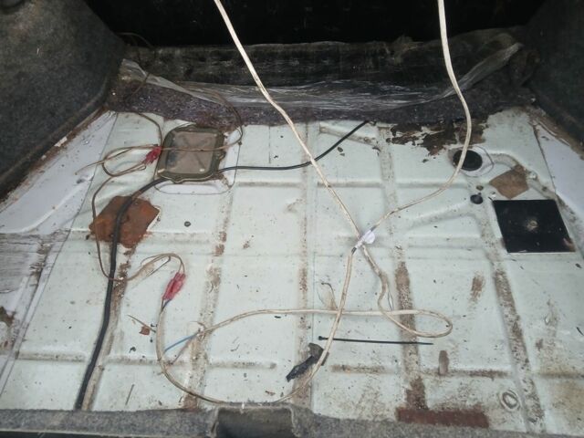 Белый ЗАЗ 1103 Славута, объемом двигателя 1.2 л и пробегом 190 тыс. км за 950 $, фото 12 на Automoto.ua