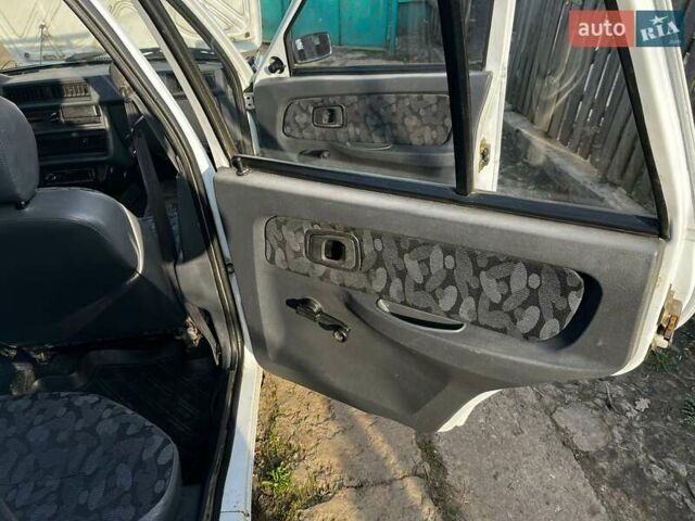 Білий ЗАЗ 1103 Славута, об'ємом двигуна 1.2 л та пробігом 115 тис. км за 800 $, фото 6 на Automoto.ua