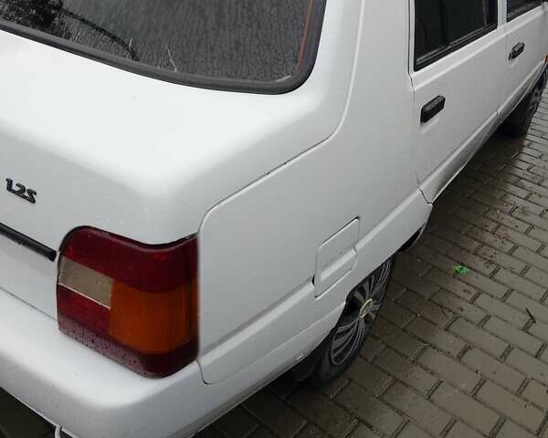 Белый ЗАЗ 1103 Славута, объемом двигателя 1.2 л и пробегом 61 тыс. км за 850 $, фото 2 на Automoto.ua