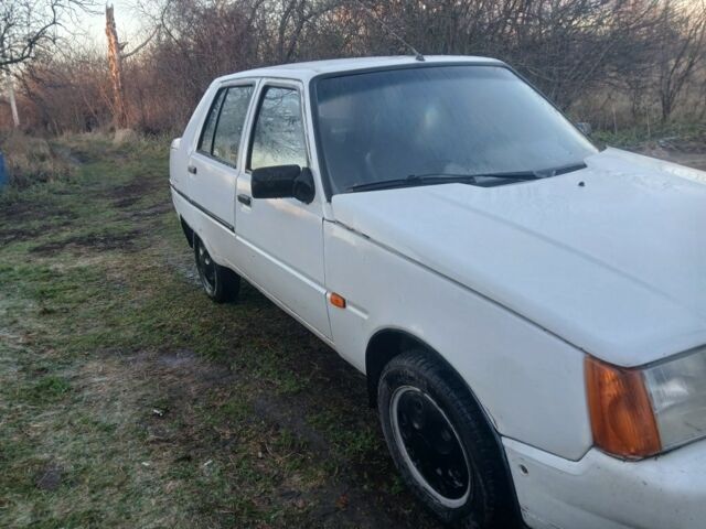 Белый ЗАЗ 1103 Славута, объемом двигателя 1.2 л и пробегом 190 тыс. км за 950 $, фото 1 на Automoto.ua