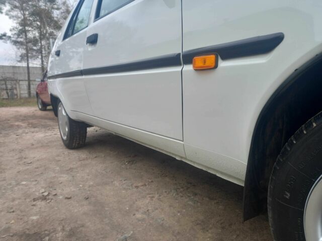 Белый ЗАЗ 1103 Славута, объемом двигателя 1.2 л и пробегом 20 тыс. км за 2350 $, фото 8 на Automoto.ua