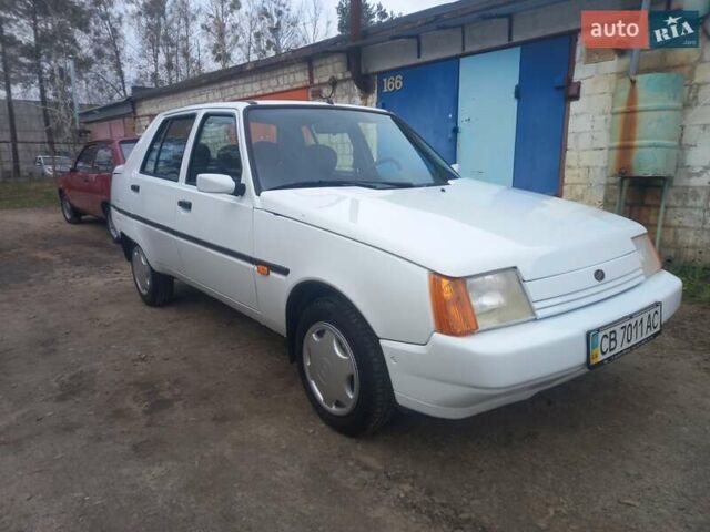 Белый ЗАЗ 1103 Славута, объемом двигателя 1.2 л и пробегом 20 тыс. км за 2350 $, фото 2 на Automoto.ua