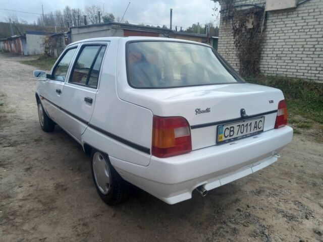 Белый ЗАЗ 1103 Славута, объемом двигателя 1.2 л и пробегом 20 тыс. км за 2350 $, фото 6 на Automoto.ua