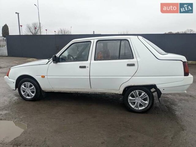 Белый ЗАЗ 1103 Славута, объемом двигателя 1.3 л и пробегом 170 тыс. км за 850 $, фото 5 на Automoto.ua