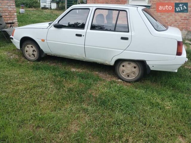 Белый ЗАЗ 1103 Славута, объемом двигателя 1.2 л и пробегом 50 тыс. км за 1500 $, фото 1 на Automoto.ua