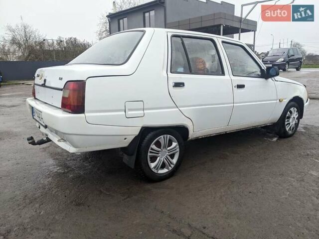 Белый ЗАЗ 1103 Славута, объемом двигателя 1.3 л и пробегом 170 тыс. км за 850 $, фото 8 на Automoto.ua