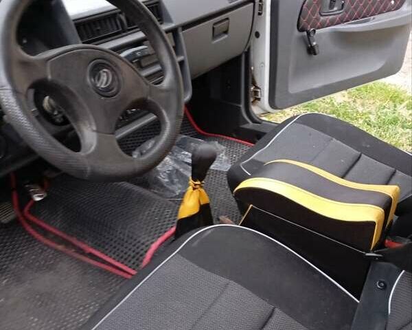 Белый ЗАЗ 1103 Славута, объемом двигателя 1.09 л и пробегом 89 тыс. км за 650 $, фото 5 на Automoto.ua