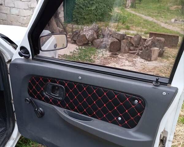 Белый ЗАЗ 1103 Славута, объемом двигателя 1.09 л и пробегом 89 тыс. км за 650 $, фото 9 на Automoto.ua