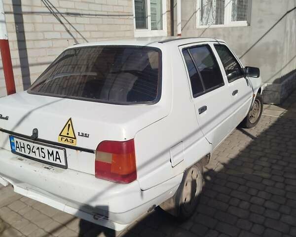 Белый ЗАЗ 1103 Славута, объемом двигателя 1.2 л и пробегом 185 тыс. км за 1000 $, фото 5 на Automoto.ua