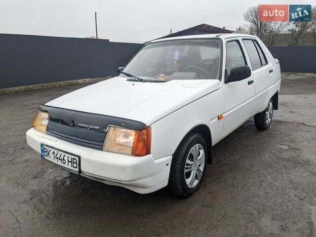 Белый ЗАЗ 1103 Славута, объемом двигателя 1.3 л и пробегом 170 тыс. км за 850 $, фото 1 на Automoto.ua