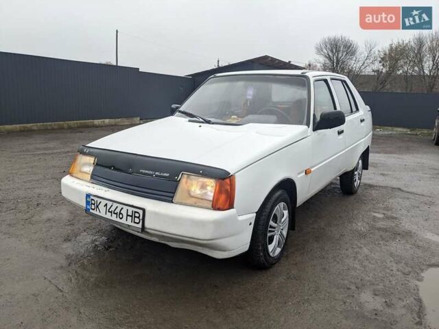 Белый ЗАЗ 1103 Славута, объемом двигателя 1.3 л и пробегом 170 тыс. км за 850 $, фото 3 на Automoto.ua