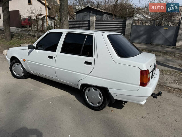Белый ЗАЗ 1103 Славута, объемом двигателя 1.2 л и пробегом 11 тыс. км за 2800 $, фото 15 на Automoto.ua