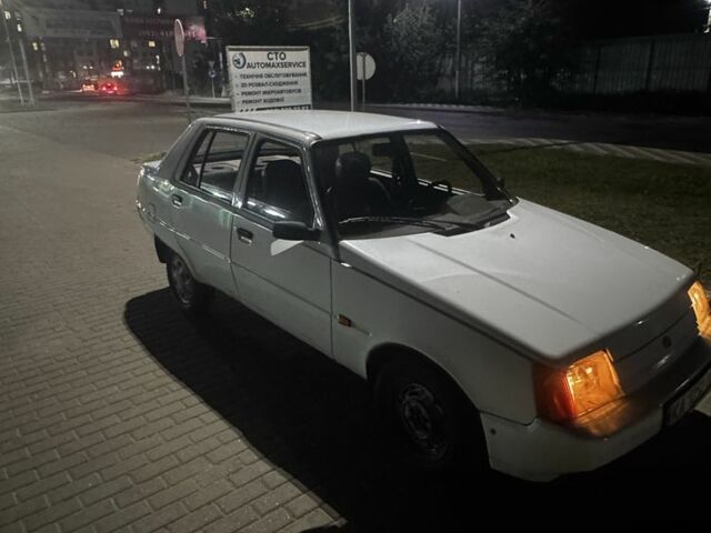 Белый ЗАЗ 1103 Славута, объемом двигателя 1.2 л и пробегом 43 тыс. км за 1600 $, фото 2 на Automoto.ua