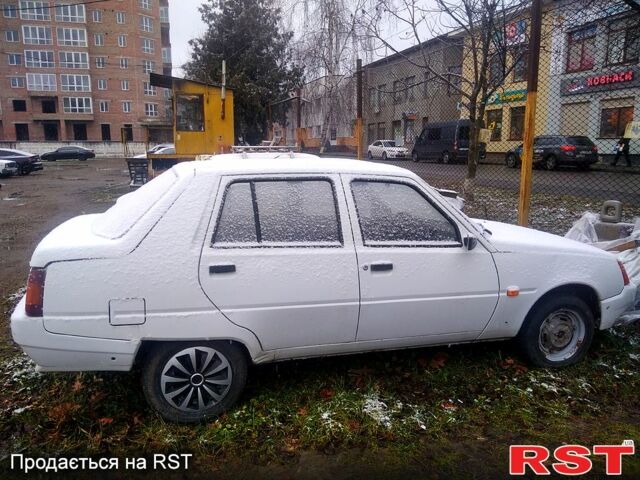 Белый ЗАЗ 1103 Славута, объемом двигателя 1.2 л и пробегом 104 тыс. км за 2500 $, фото 2 на Automoto.ua
