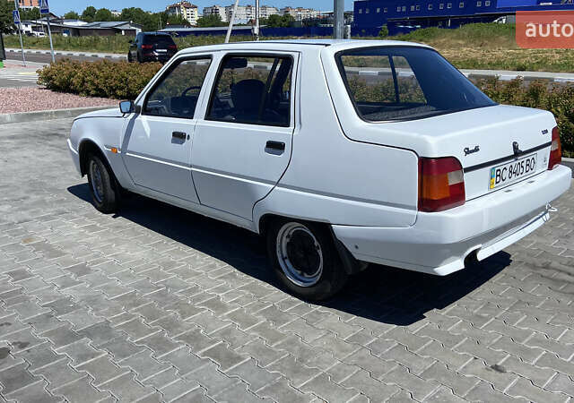 Белый ЗАЗ 1103 Славута, объемом двигателя 1.2 л и пробегом 60 тыс. км за 1100 $, фото 3 на Automoto.ua