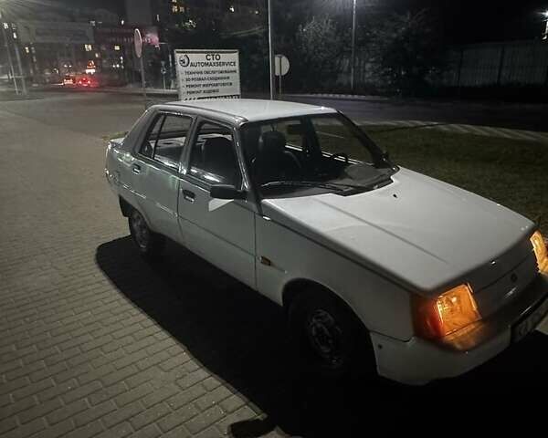 Белый ЗАЗ 1103 Славута, объемом двигателя 1.2 л и пробегом 43 тыс. км за 1600 $, фото 1 на Automoto.ua