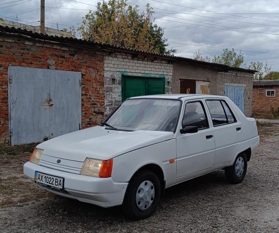 Белый ЗАЗ 1103 Славута, объемом двигателя 1.2 л и пробегом 101 тыс. км за 1400 $, фото 2 на Automoto.ua
