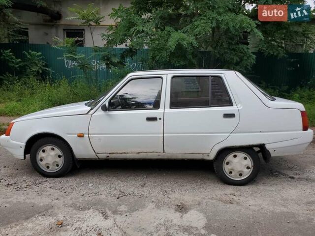 Белый ЗАЗ 1103 Славута, объемом двигателя 1.2 л и пробегом 134 тыс. км за 1000 $, фото 2 на Automoto.ua