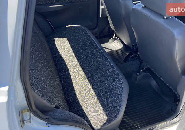 Белый ЗАЗ 1103 Славута, объемом двигателя 1.2 л и пробегом 60 тыс. км за 1100 $, фото 16 на Automoto.ua