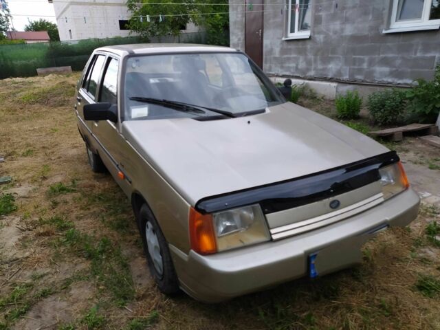 Бежевый ЗАЗ 1103 Славута, объемом двигателя 1.2 л и пробегом 184 тыс. км за 997 $, фото 2 на Automoto.ua
