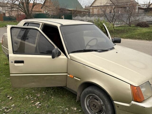 Бежевый ЗАЗ 1103 Славута, объемом двигателя 1.2 л и пробегом 1 тыс. км за 600 $, фото 3 на Automoto.ua