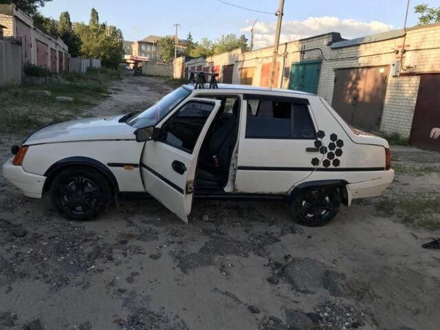 Бежевый ЗАЗ 1103 Славута, объемом двигателя 1.1 л и пробегом 2 тыс. км за 593 $, фото 3 на Automoto.ua