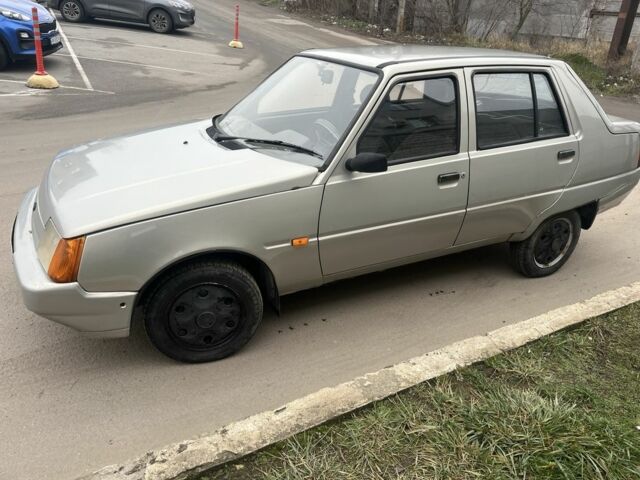 Бежевый ЗАЗ 1103 Славута, объемом двигателя 1.2 л и пробегом 125 тыс. км за 1042 $, фото 4 на Automoto.ua