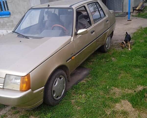 Бежевый ЗАЗ 1103 Славута, объемом двигателя 1.2 л и пробегом 96 тыс. км за 592 $, фото 3 на Automoto.ua