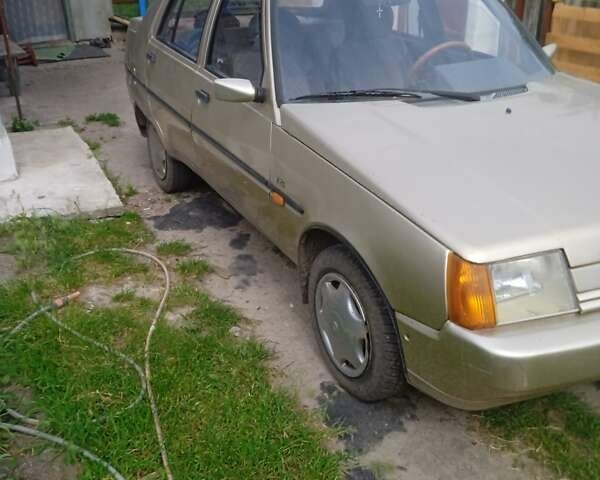 Бежевый ЗАЗ 1103 Славута, объемом двигателя 1.2 л и пробегом 96 тыс. км за 592 $, фото 4 на Automoto.ua