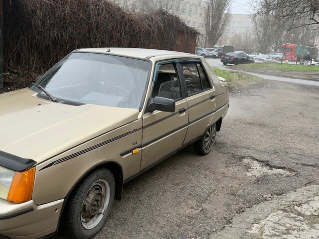 Бежевый ЗАЗ 1103 Славута, объемом двигателя 1.3 л и пробегом 183 тыс. км за 591 $, фото 2 на Automoto.ua