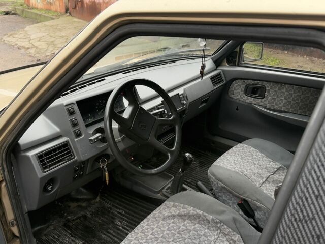 Бежевый ЗАЗ 1103 Славута, объемом двигателя 1.3 л и пробегом 183 тыс. км за 591 $, фото 4 на Automoto.ua