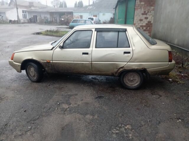 Бежевый ЗАЗ 1103 Славута, объемом двигателя 0 л и пробегом 3 тыс. км за 355 $, фото 3 на Automoto.ua