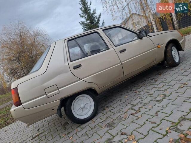 Бежевый ЗАЗ 1103 Славута, объемом двигателя 1.3 л и пробегом 111 тыс. км за 650 $, фото 10 на Automoto.ua