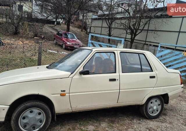 ЗАЗ 1103 Славута 2003 в Киеве на Automoto.ua Бежевый ЗАЗ 1103 Славута, объемом двигателя 1.2 л и пробегом 150 тыс. км за 700 $, фото 5 на Automoto.ua