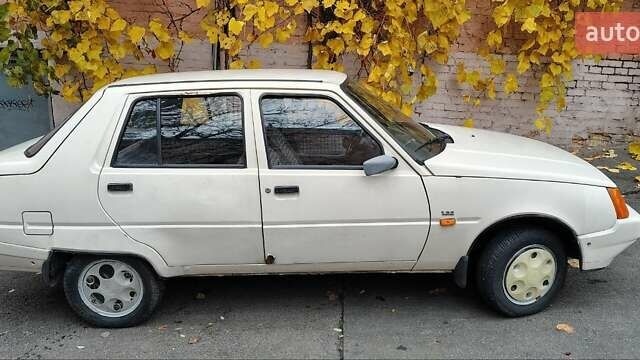 Бежевый ЗАЗ 1103 Славута, объемом двигателя 1.2 л и пробегом 10 тыс. км за 1500 $, фото 2 на Automoto.ua