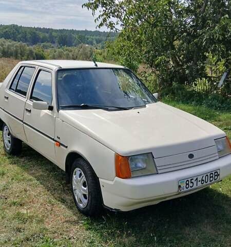 Бежевий ЗАЗ 1103 Славута, об'ємом двигуна 1.2 л та пробігом 267 тис. км за 1000 $, фото 1 на Automoto.ua