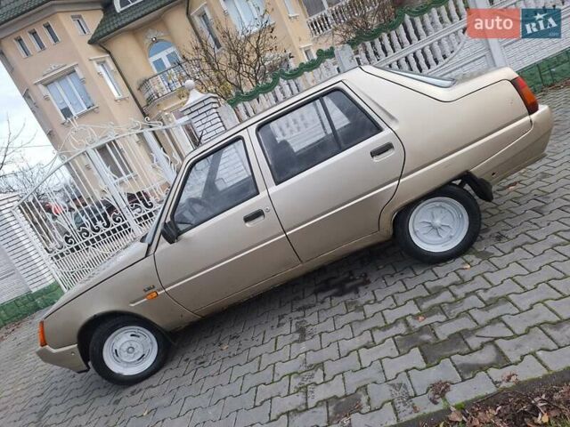 Бежевый ЗАЗ 1103 Славута, объемом двигателя 1.3 л и пробегом 111 тыс. км за 650 $, фото 1 на Automoto.ua