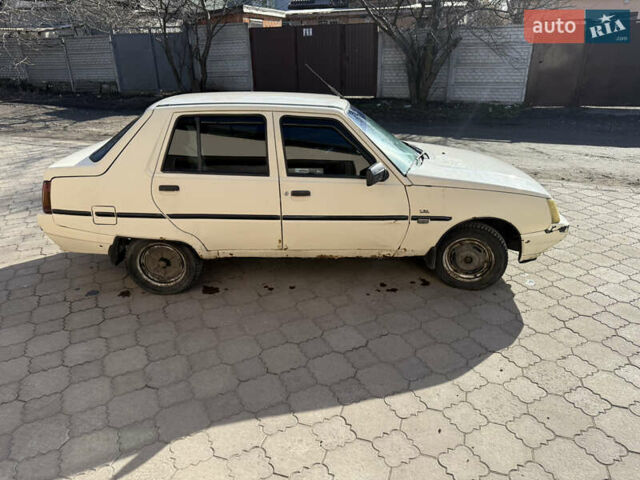 Бежевый ЗАЗ 1103 Славута, объемом двигателя 1.2 л и пробегом 555 тыс. км за 675 $, фото 3 на Automoto.ua