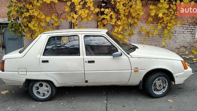 Бежевый ЗАЗ 1103 Славута, объемом двигателя 1.2 л и пробегом 10 тыс. км за 1500 $, фото 5 на Automoto.ua