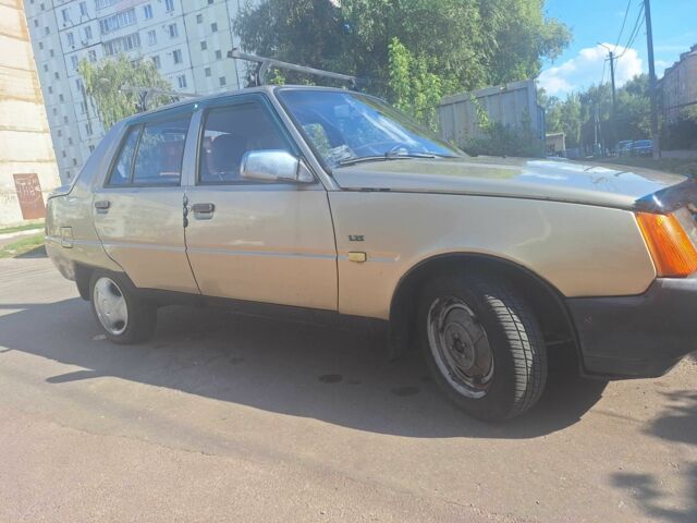 ЗАЗ 1103 Славута 2006 в Яготине на Automoto.ua Бежевый ЗАЗ 1103 Славута, объемом двигателя 0 л и пробегом 55 тыс. км за 1200 $, фото 1 на Automoto.ua