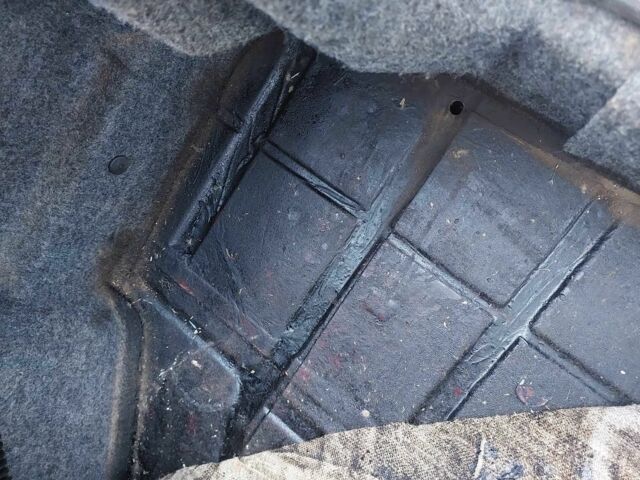 Чорний ЗАЗ 1103 Славута, об'ємом двигуна 1.2 л та пробігом 130 тис. км за 950 $, фото 10 на Automoto.ua