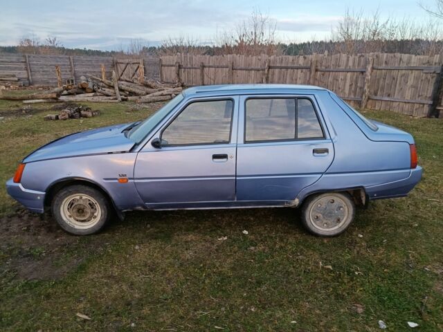 Фиолетовый ЗАЗ 1103 Славута, объемом двигателя 1.2 л и пробегом 83 тыс. км за 650 $, фото 3 на Automoto.ua